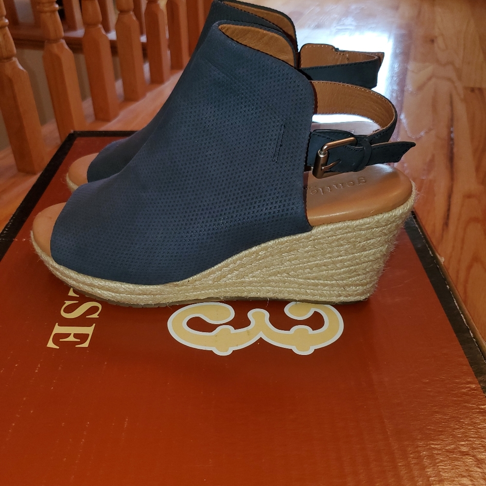 Wedge sandals
